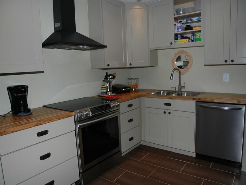 11/2" x 25" x 8' Builder Oak Countertop Williamsburg Butcher Block